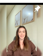 Jéssica Roviro em seu ambiente de atendimento